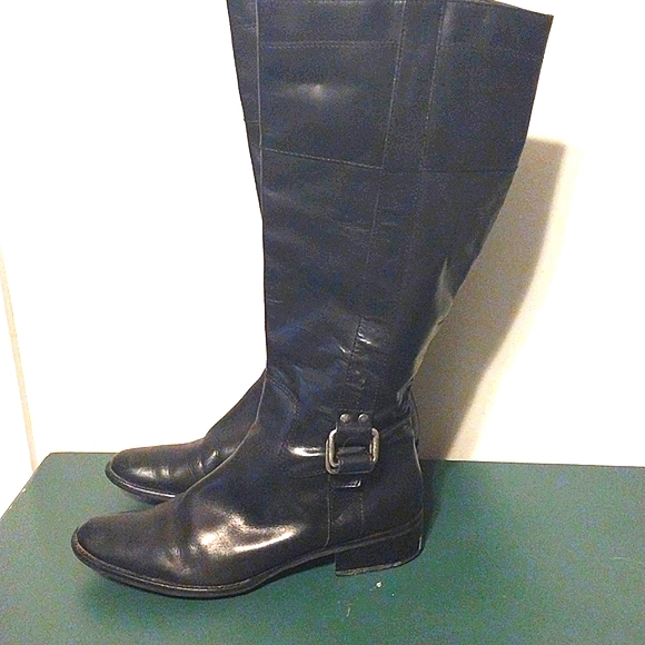 💜5/$25💜 size 8. - Picture 3 of 4